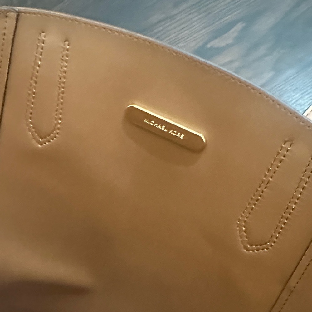 Michael Kors Portia Tote Leather and Suede - Picture 11 of 17
